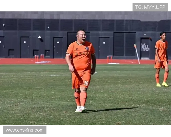 中国足球明星积极参与慈善活动为灾区募捐展现社会责任感 中国足球明星积极参与慈善活动为灾区募捐展现社会责任感